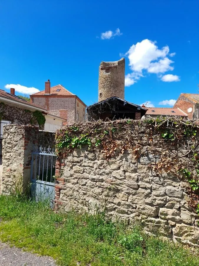 Charmant Gite de séjour Le Gray Cohade 0*,  France